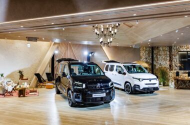 同級銷售冠軍的CITROËN BERLINGO，正式上市新改款車型。不僅產品規格全面升級，而且推出極具殺傷力的價格策略，2025年1月24日前交車的首批NEW CITROËN BERLINGO乘用車車主甚至還可以享受長達五年保固的首購優惠。(圖片提供：寶嘉聯合)